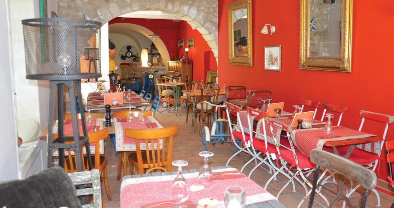 Bed and Breakfast Le Petit Cafe à Oppède Extérieur photo